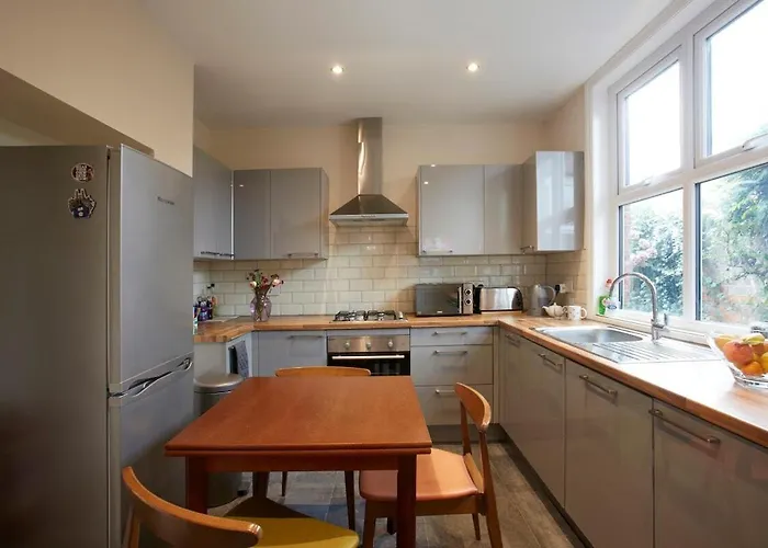 Vas'S York House